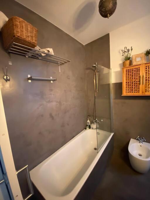 Apartamento Piso Centro De A Coruna Luaran gambar